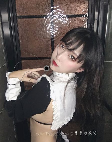 年轻的女教师2完整版_HD超清在线观看